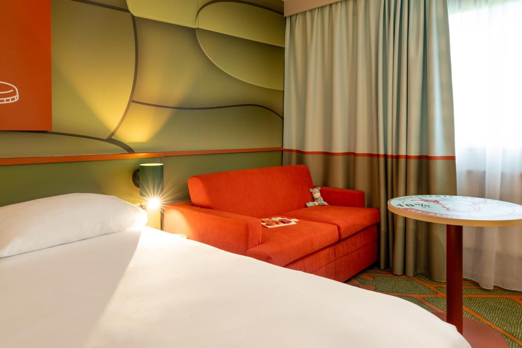 Ibis Styles Lisieux Normandie Eksteriør billede