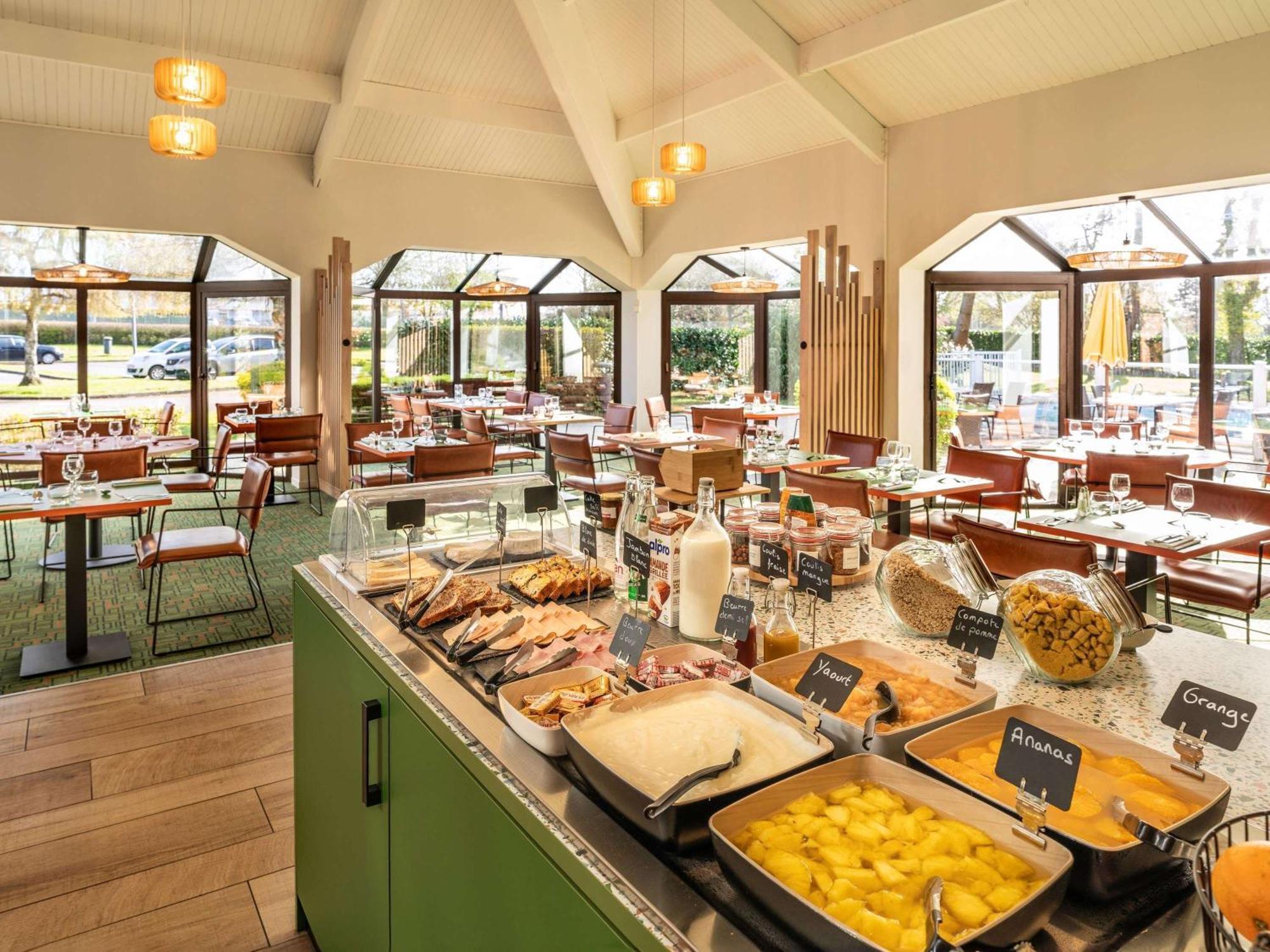 Ibis Styles Lisieux Normandie Eksteriør billede