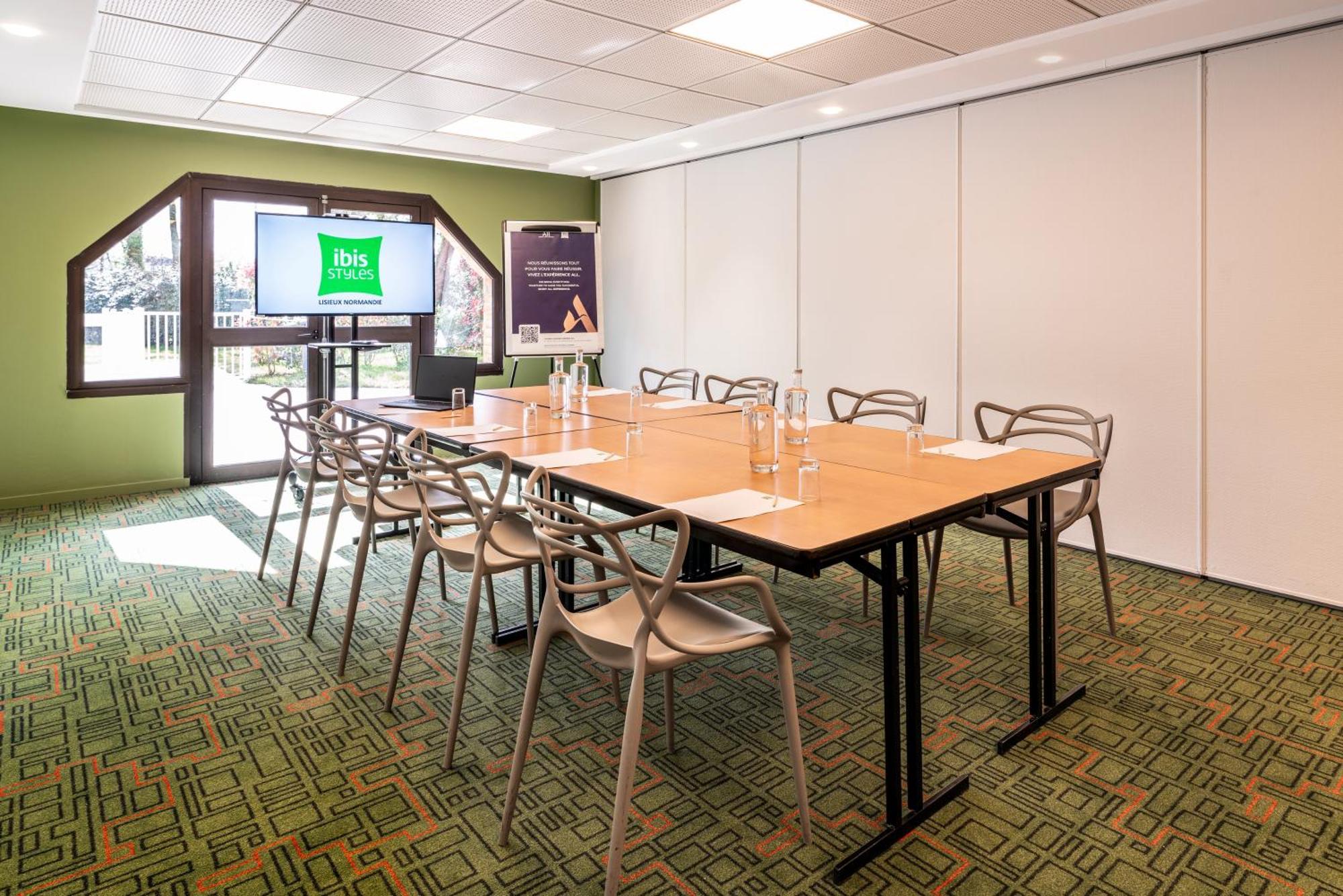 Ibis Styles Lisieux Normandie Eksteriør billede