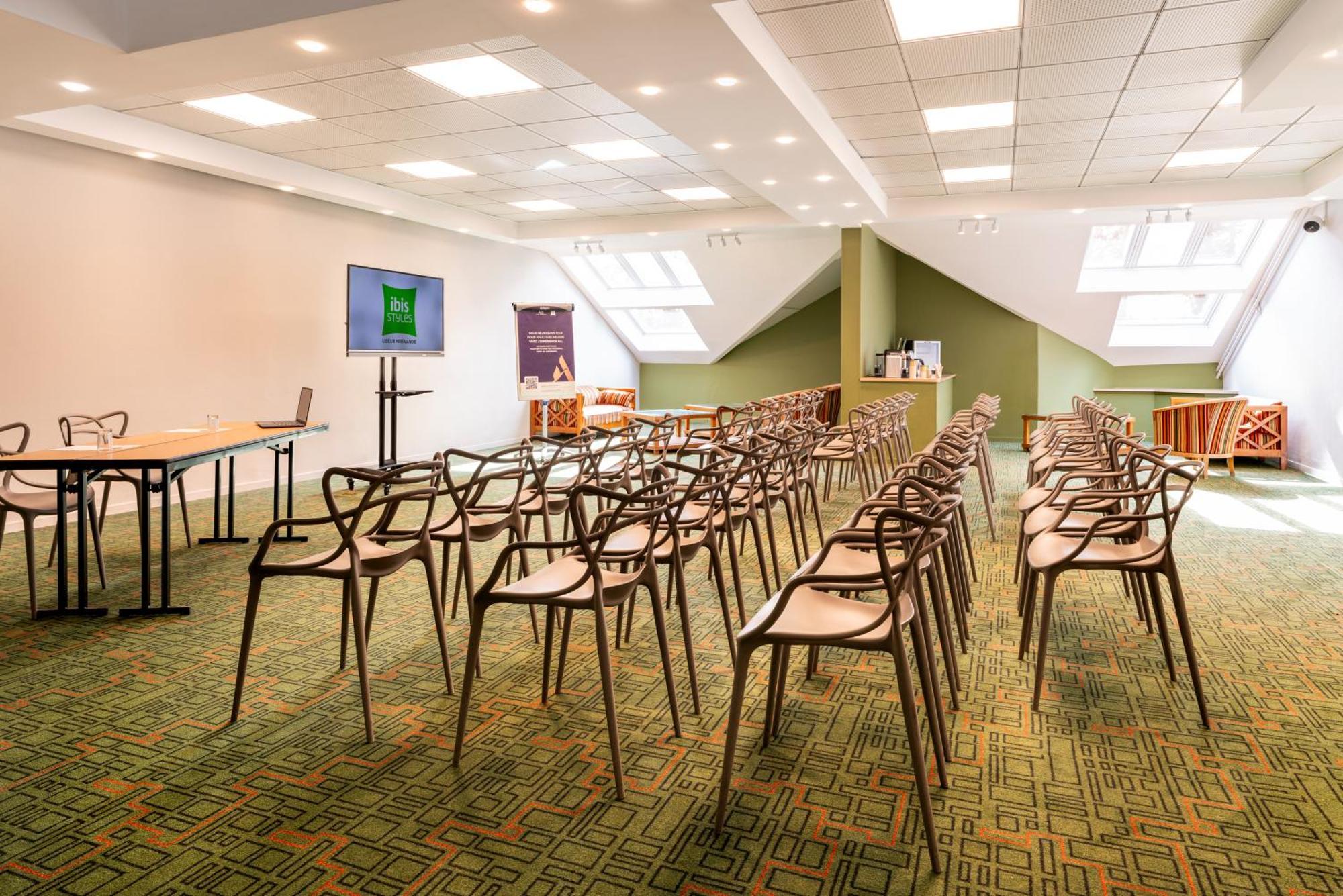 Ibis Styles Lisieux Normandie Eksteriør billede